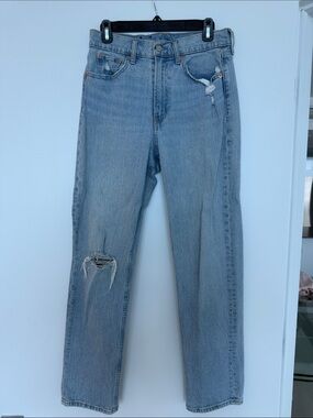Gap Sky High Straight Jean in Size 28